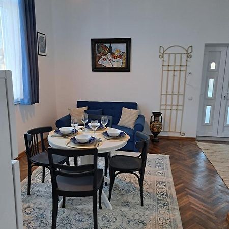 Weisz Apartment-City Center-Free Private Parking,Wifi,Ac Carei Εξωτερικό φωτογραφία
