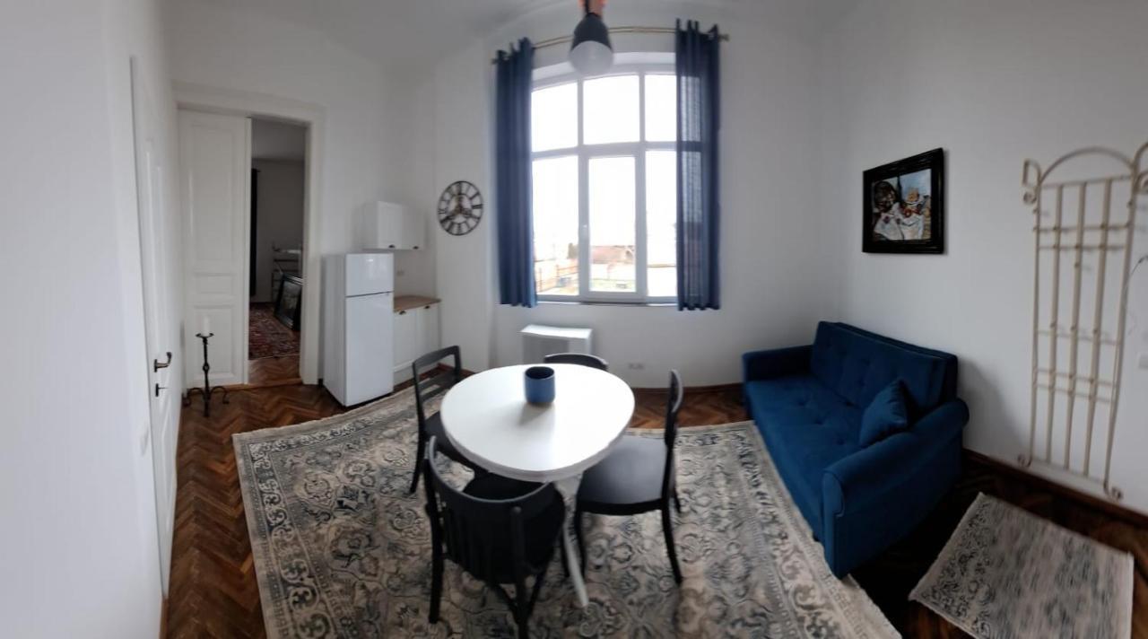 Weisz Apartment-City Center-Free Private Parking,Wifi,Ac Carei Εξωτερικό φωτογραφία