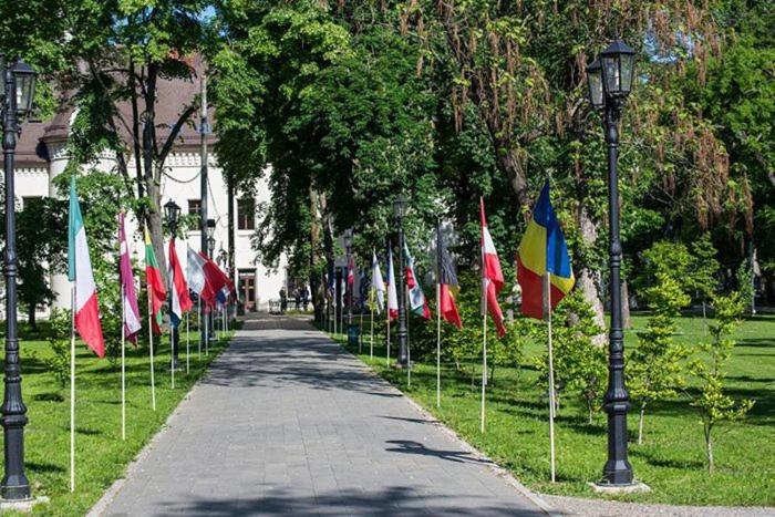 Weisz Apartment-City Center-Free Private Parking,Wifi,Ac Carei Εξωτερικό φωτογραφία