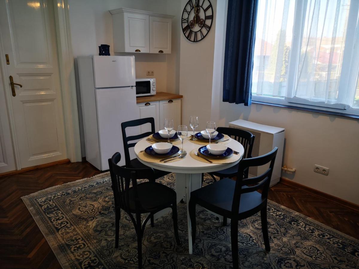 Weisz Apartment-City Center-Free Private Parking,Wifi,Ac Carei Εξωτερικό φωτογραφία
