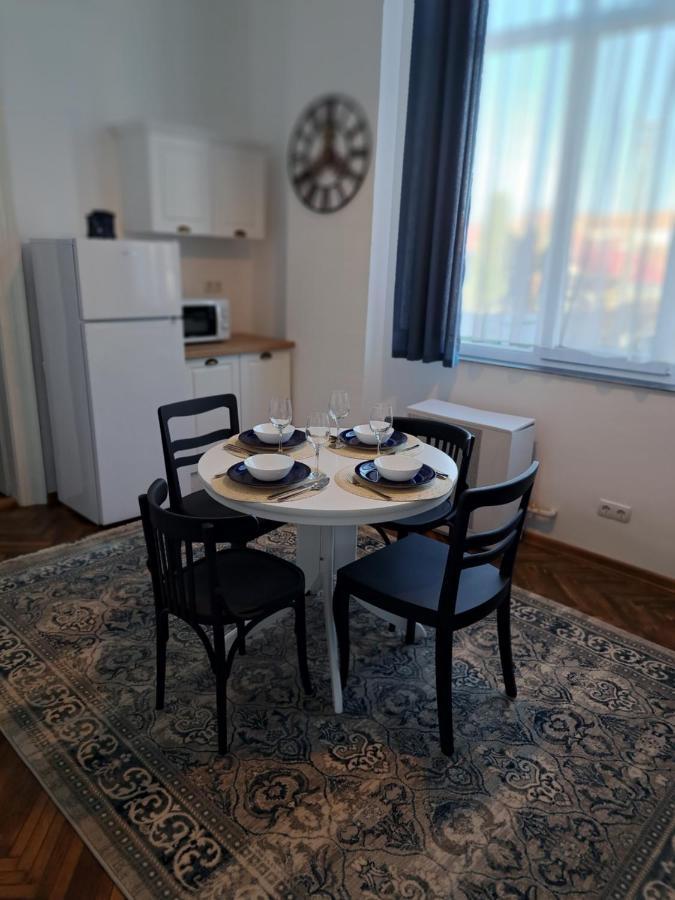 Weisz Apartment-City Center-Free Private Parking,Wifi,Ac Carei Εξωτερικό φωτογραφία