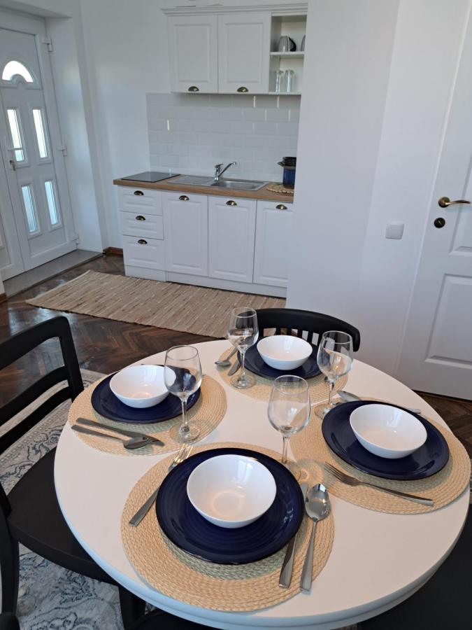 Weisz Apartment-City Center-Free Private Parking,Wifi,Ac Carei Εξωτερικό φωτογραφία